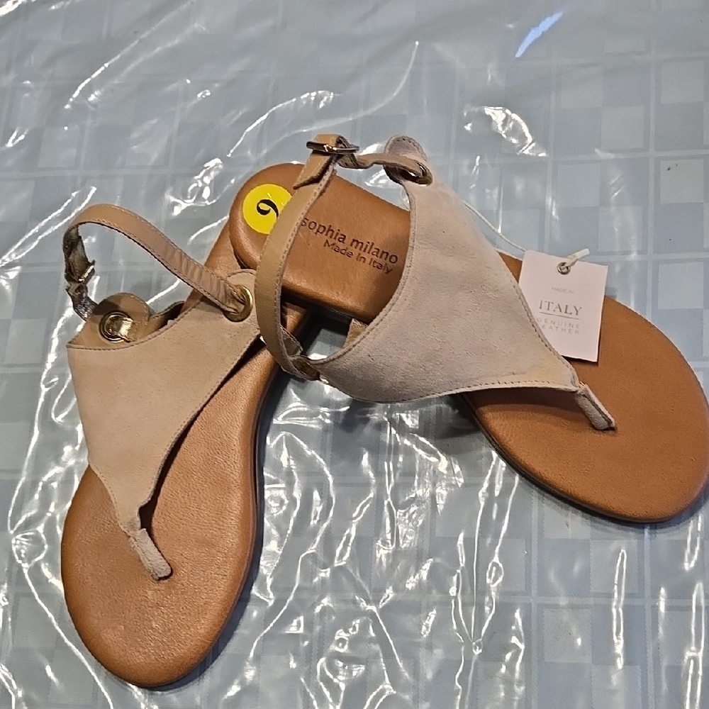 NWT Women's Sophia Milano Creme Suede Sandals Size 9